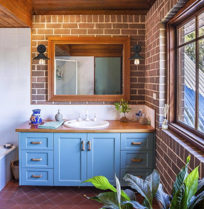 Louis One-Light Indoor Wall Fixture: Oil Rubbed Bronze Finish