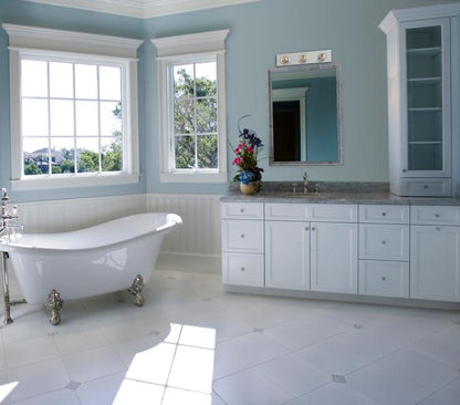 Three-Light Indoor Bath Bar: Chrome Finish