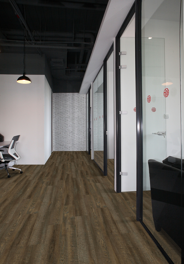 New Castle Weathered Oak 12 MIL